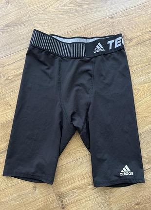 Спортивні шорти adidas