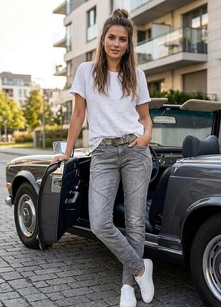 Джинси стрейч жіночі бренду 
" mng", size 40 , 98% коттон + еластан.