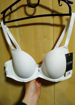 Бюстгальтер.