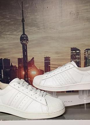 Кроссовки adidas superstar all-white (оригинал)артикул:eg4960, размер 42 длина стельки 27 см, натуральная кожа,страна производитель индонезия