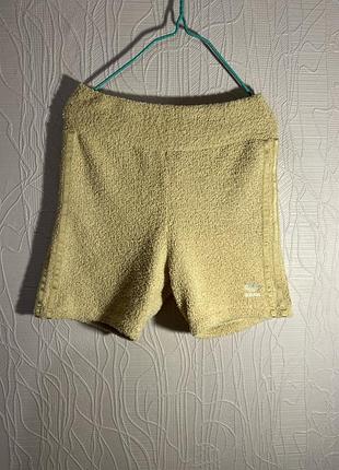 Плюшеві шорти adidas