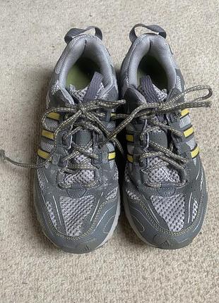 Кросівки adidas,