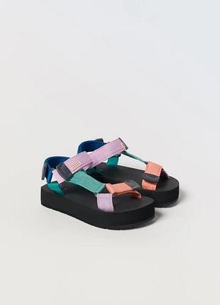 Нові сандалі на платформі zara для дівчинки