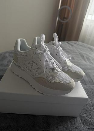 Кросівки жіночі guess