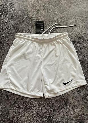 Спортивні шорти nike