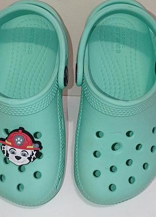 Брендовые сабо crocs.