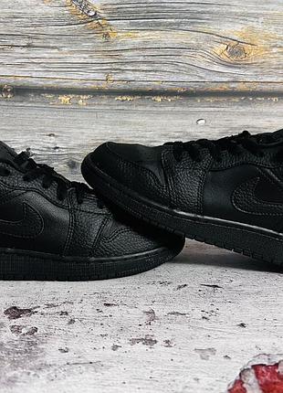 Кросівки nike air jordan 1 low triple black оригінал