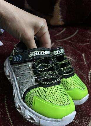 Кросівки skechers 24розмір світяться