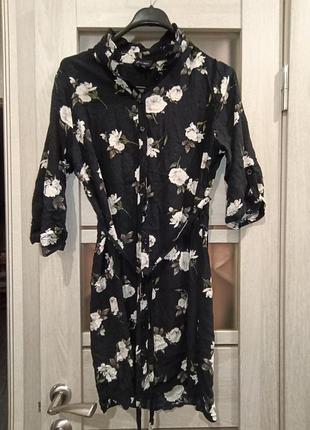 Сукня-халат з поясом в квітковий принт з віскози