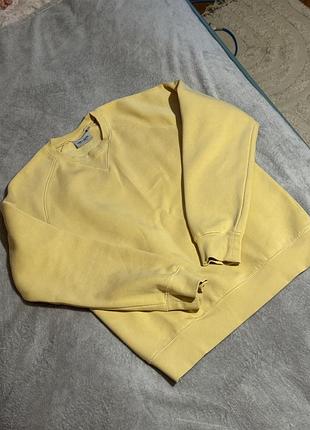 Світшот carhartt в трендовому кольорі