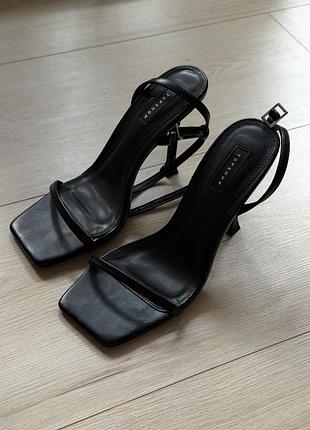 Босоніжки шкіряні на каблуку topshop