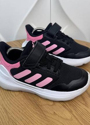 Оригінальні кросівки adidas