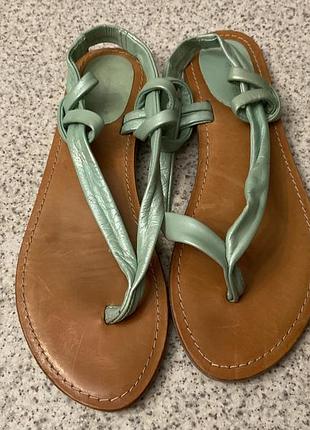 Шкіряні босоніжки 40/ brend primark