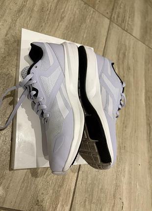 Кросівки 👟