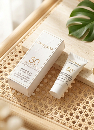 Lancaster sun perfect sun illuminating cream spf 50.
сонцезахисний крем для обличчя.
фірмова мініатюра.
3 мл.