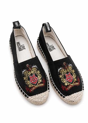 Love moschino жіночі еспадрильї від бренду love moschino — стильне літнє взуття у повсякденному (casual) стилі.