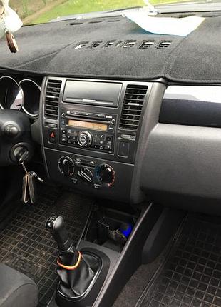 Накидка на панель приладів nissan tiida 2007-2010