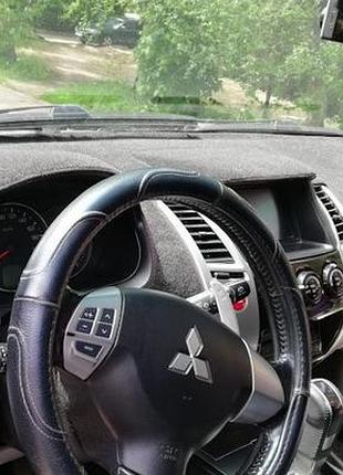 Накидка на панель приборов mitsubishi l-200 pickup 2005-2015