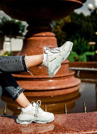Blenciaga triple s clear sole white