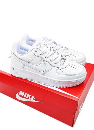 Женские кроссовки nike air force 1 белые