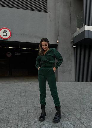 Джогери з високою посадкою, вкорочена кофта zip на блискавці, декорований кантом