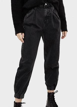 Джинсы на резинке с защипами на поясе цвет графит asos xs-s