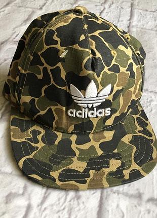 Бейсболка adidas originals с камуфляжным принтом