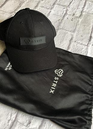 Черная бейсболка strix shade