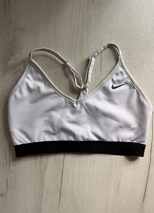 Жіночий спортивний топ nike
