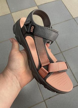 Спортивні босоніжки 36-41 рр