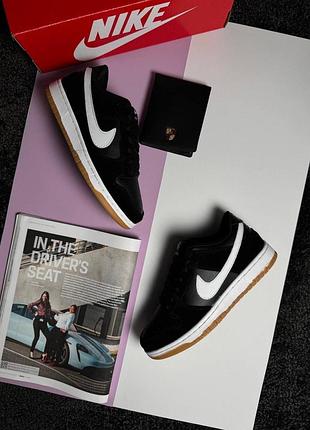 Nike sb dunk low pro black white
