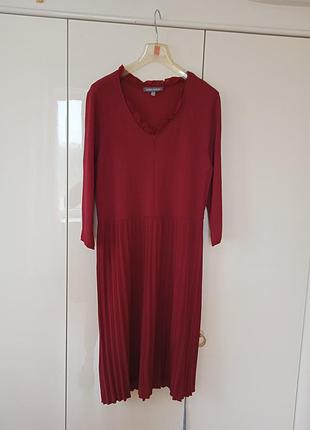 Платье из мокрой вискозы от известного бренда laura ashley в новом состояние , размер с
