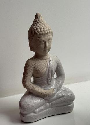 Buddha статуетка