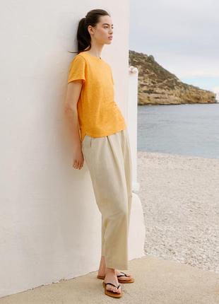 Яскрава футболка льон uniqlo s