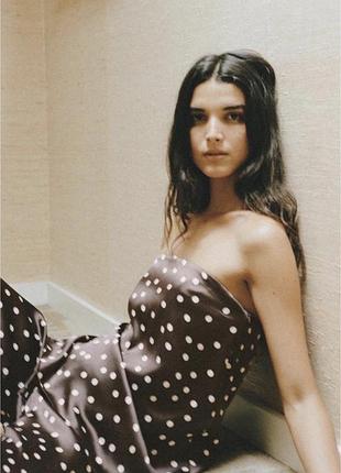 Zara атласний топ-бандо у горошок