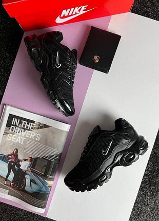 Nike air max plus all black white