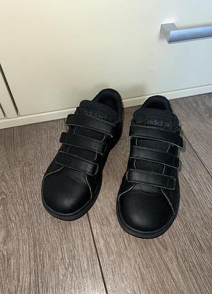 Дитячі кросівки adidas на хлопчика р.29