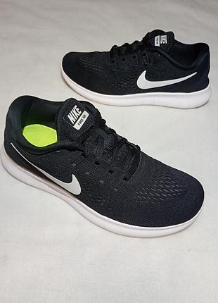 Женские кроссовки для бега nike free rn 2016 (831509-001)
размер eur: 38.5.длина стельки: 24.5 см, цвет черный, страна производитель вьетнам. оригинал