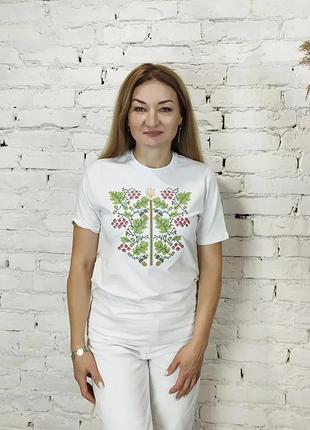 Женская футболка белая вышивка дуб калина l