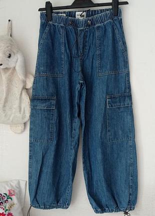 Джинсовые джоггеры карго river island / свободные джинсы на затяжках / размер xs (uk 8)