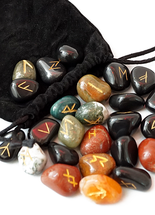Набор каменных рун ассорти из обсидиана, красной яшмы и агата