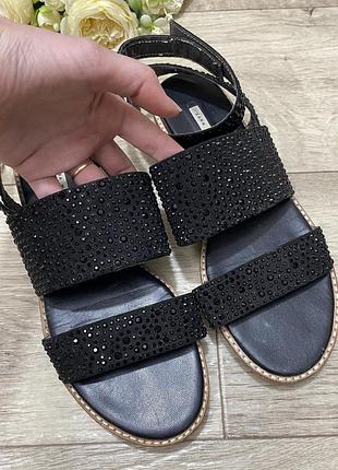 Черные босоножки со стразами zara, р.39