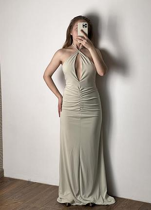 Zara вечірня пастельна сукня з декольте та відкритою спиною