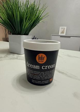 Зволожувальна маска для сухого та неслухняного волосся lola from rio dream cream mask