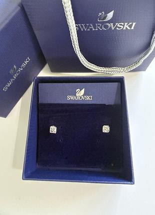 Сережки swarovski attract