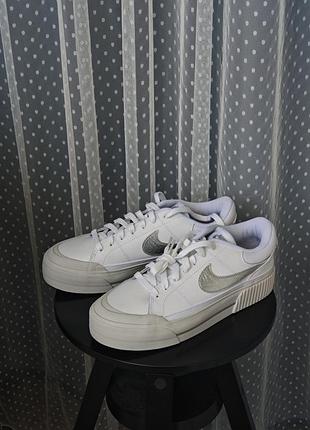Кросівки nike білі, нові
