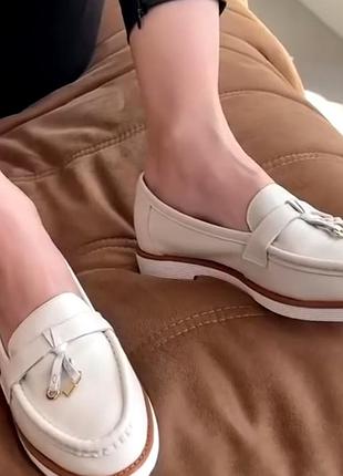 Лоферы,туфли,натур.кожа, 39-40, цвет молоко