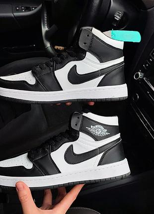 Кроссовки nike air jordan 1 retro черные с белым