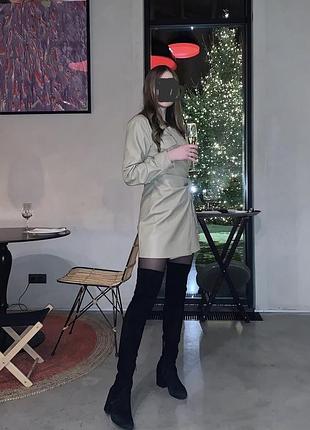 Шкіряня бежева сукня на запах zara