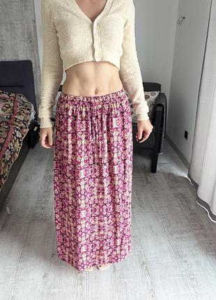 Спідниця new look міді на резинці віскоза рожева принт s/m